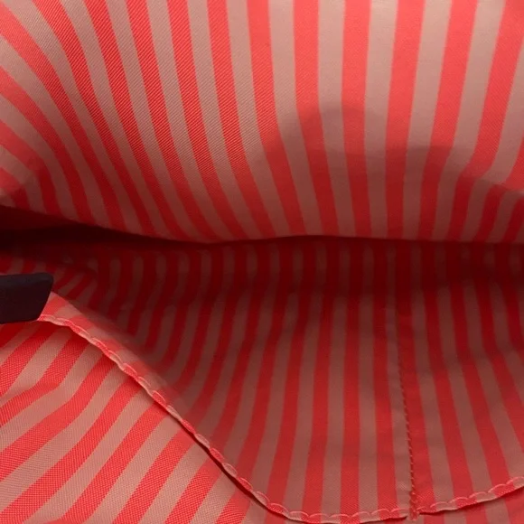 Lululemon Hip to be Free Crossbody Bag - Picture 7 of 9